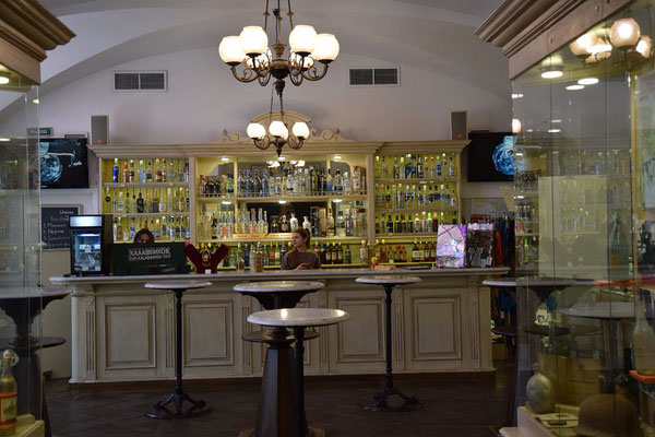 Theke im Wodkau Museum
