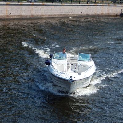 Boot auf der Newa