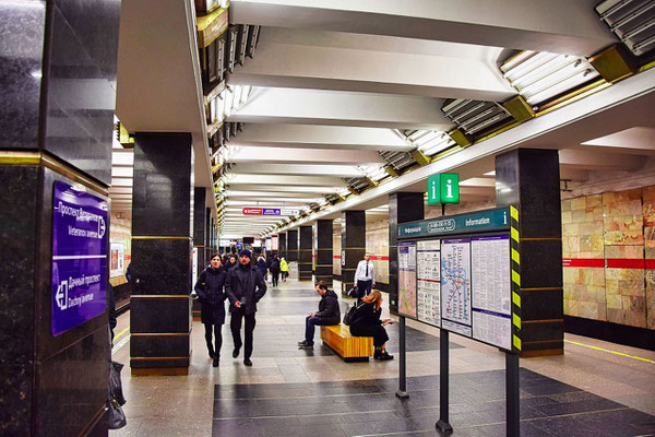 Bahnsteig der Metrostation