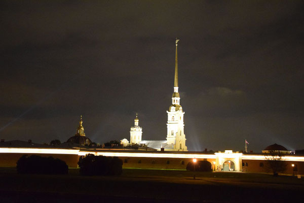 Die Festung bei Nacht