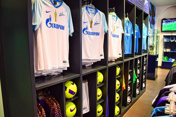 Fanshop vom Fußballverein Zenit aus Sankt Petersburg