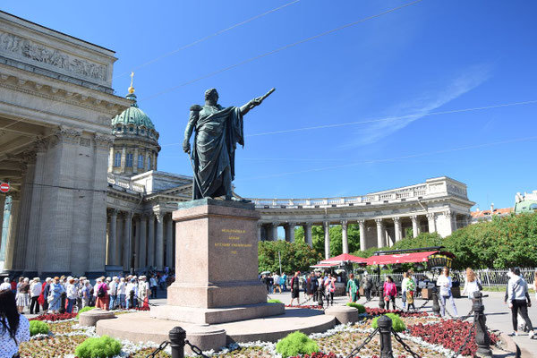 Denkmal an Kutusow vor der Kasaner Kathedrale