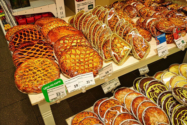 Piroggen russischer Kuchen in der Passage