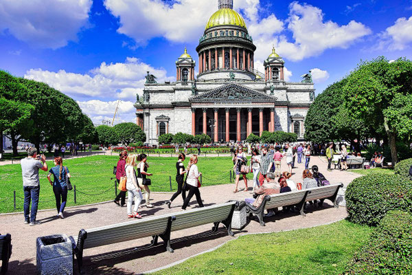 Isaakskathedrale mit Isaaksplatz
