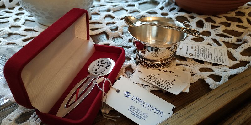 Lesezeichen und Salzdose aus Silber